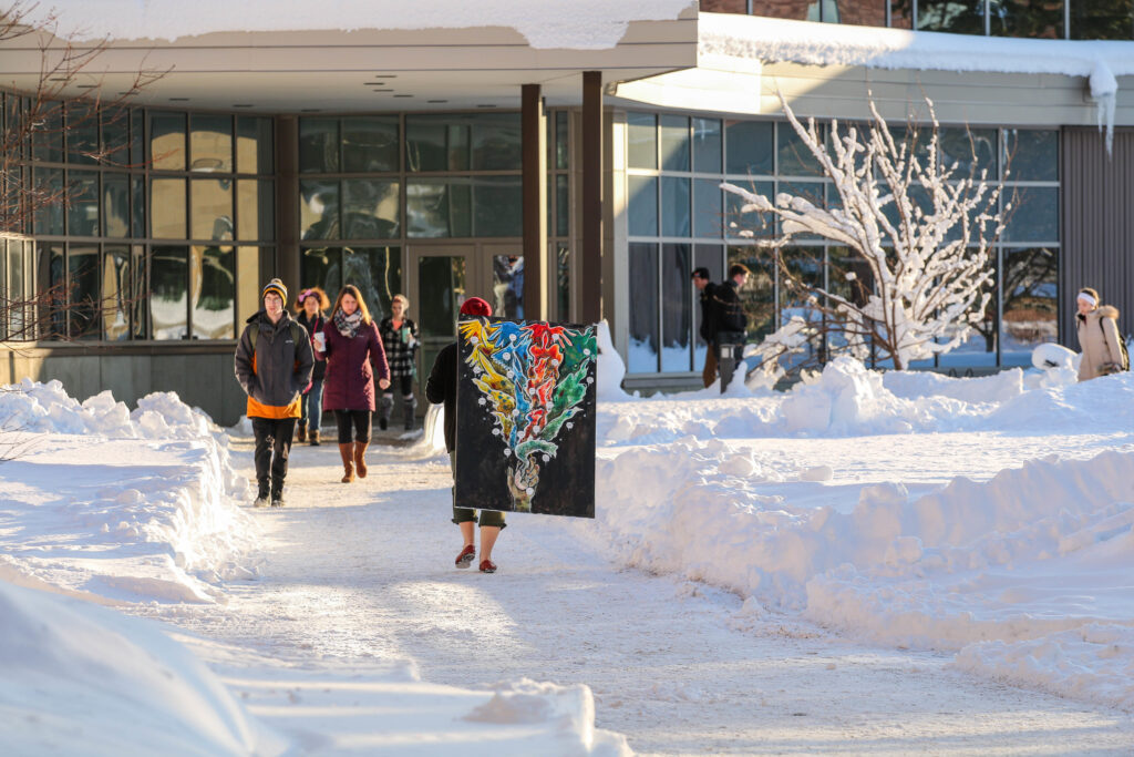 Get ahead in your college journey with an online winter course