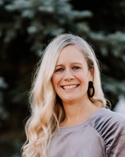 Kelli's headshot